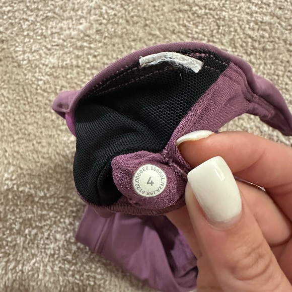 Lululemon sports bra - Picture 3 of 3